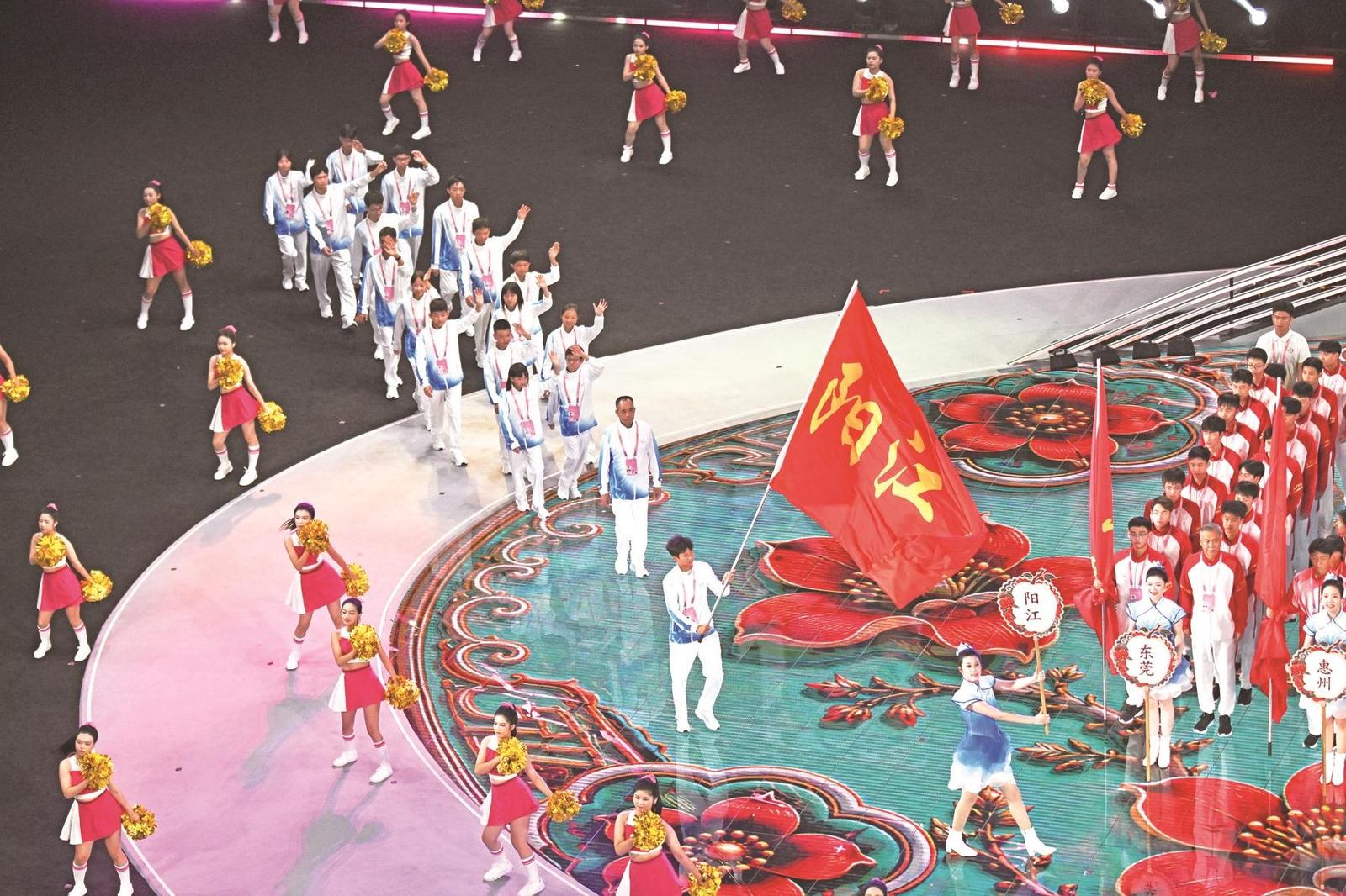 阳江代表团进场。黄宇翔 摄