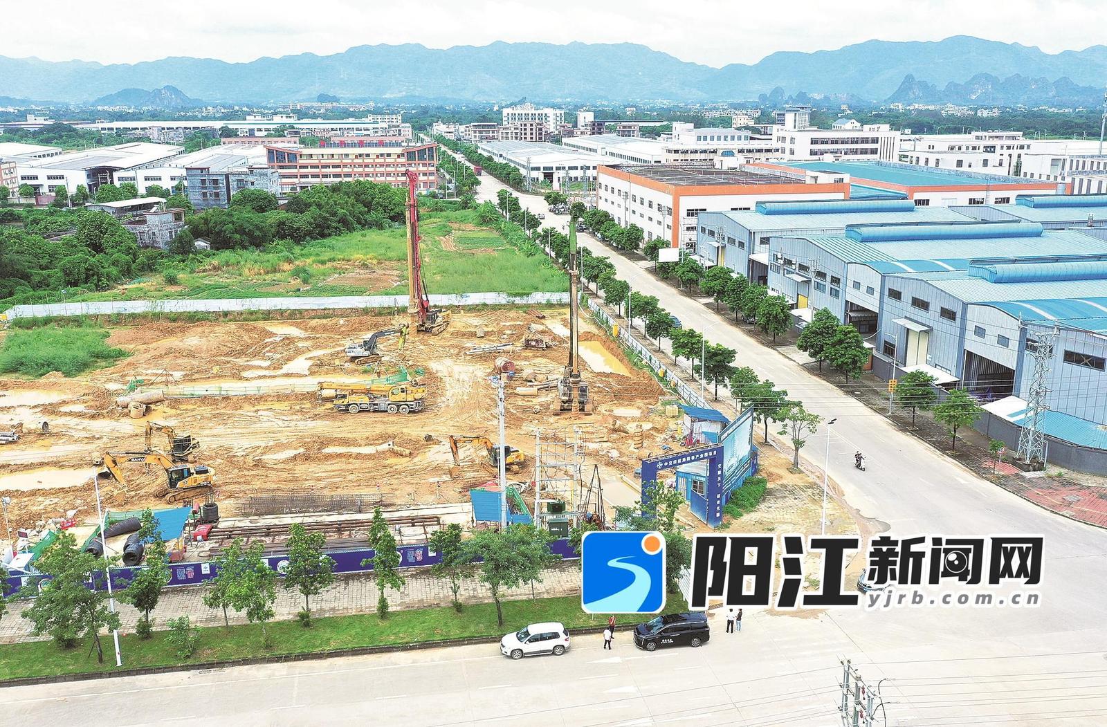 阳江阳春产业园区新吉片区生活配套综合体项目建设现场。谭文强 摄